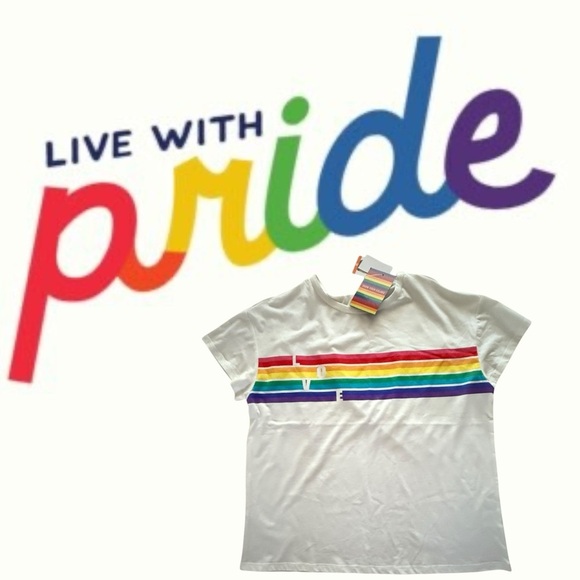 NWT White Pride Shirt with Rainbow LOVE. Size M - Picture 1 of 5